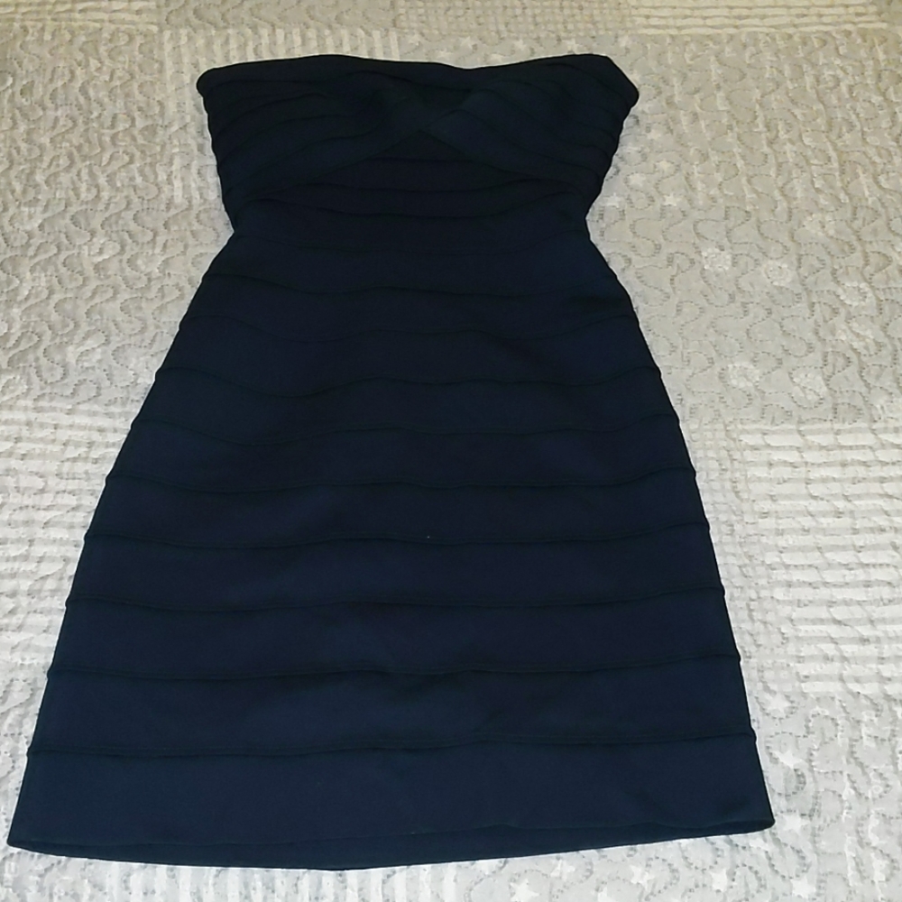 BCBGMAXAZRIA DRESS - Picture 2 of 4